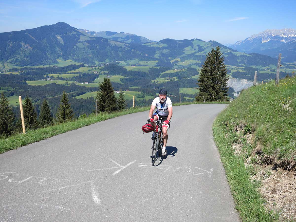 Na Kitzbuhel Horn na cesťáku