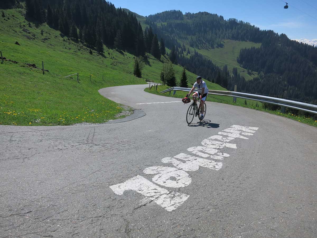 Na Kitzbuhel Horn na cesťáku