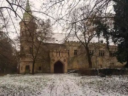 Hajnoveský kaštieľ