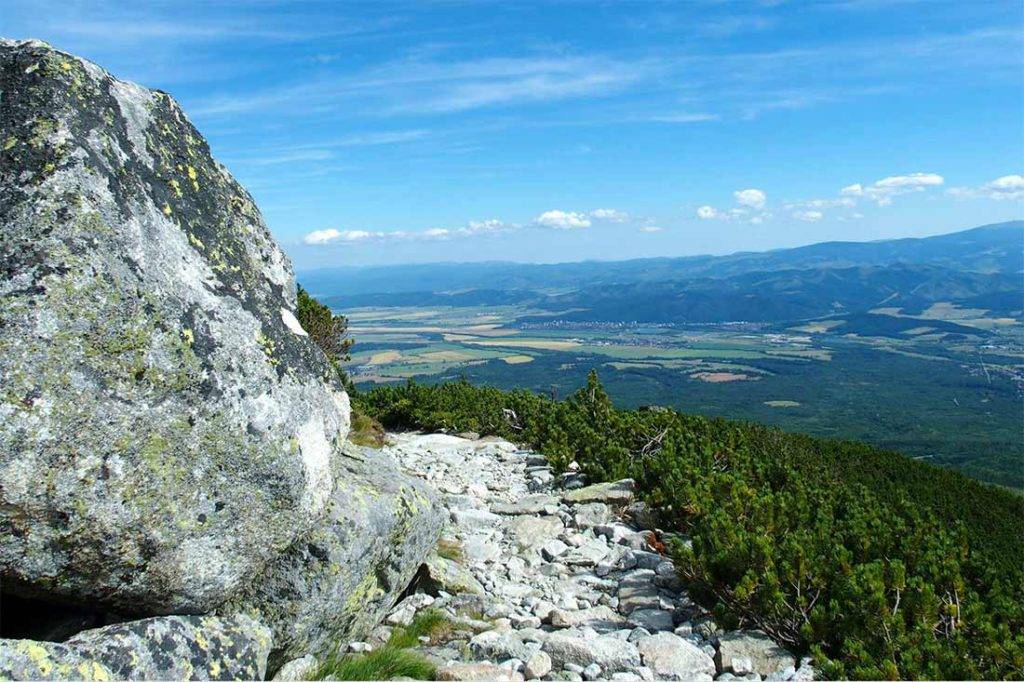 Tatranskou magistrálou zo Štrbského plesa na Sliezsky dom