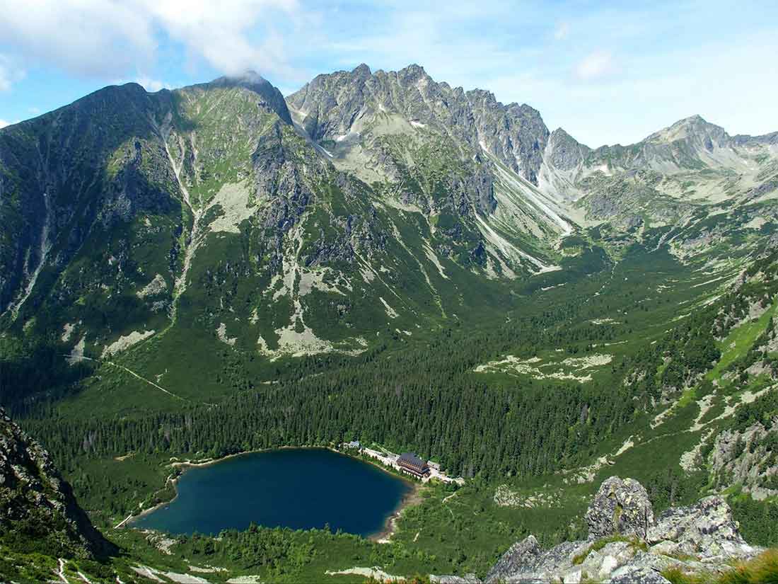 Tatranskou magistrálou zo Štrbského plesa na Sliezsky dom