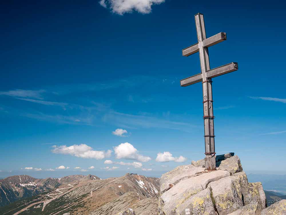 Medzi Chopkom a Ďumbierom – Nízkotatranský útek z civilizácie