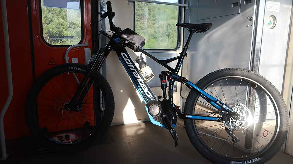 Vlakom a bicyklom na prečerpávaciu stanicu Čierny Váh