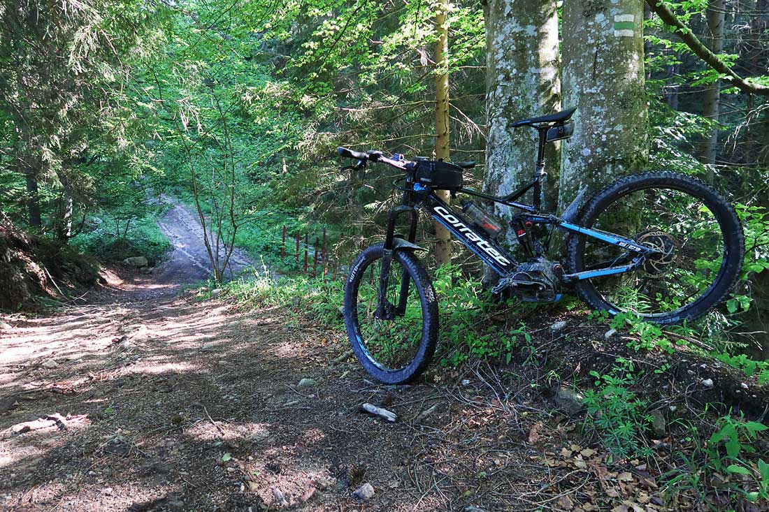 Sučianskou dolinou pod Malý Kriváň z Vrútok vlakom a bicyklom