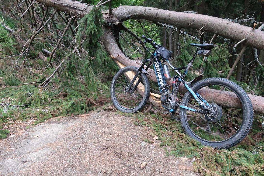 Sučianskou dolinou pod Malý Kriváň z Vrútok vlakom a bicyklom