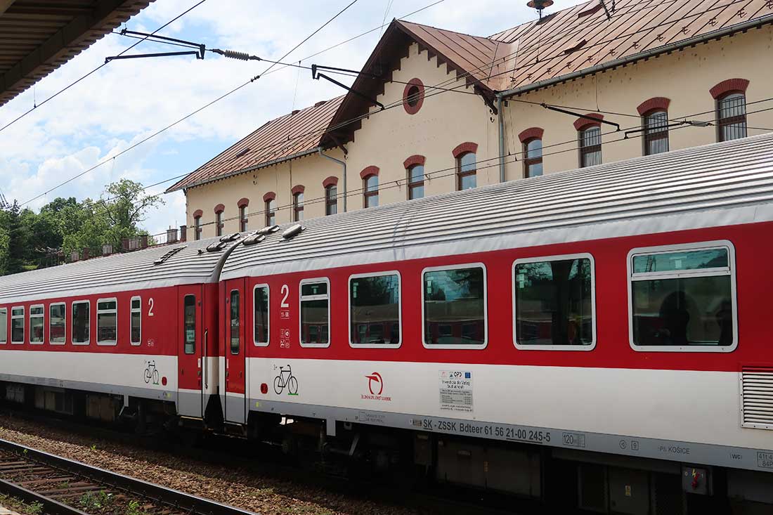 Sučianskou dolinou pod Malý Kriváň z Vrútok vlakom a bicyklom