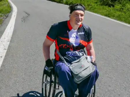 Luca v invalidnom vozíku na Stelvio