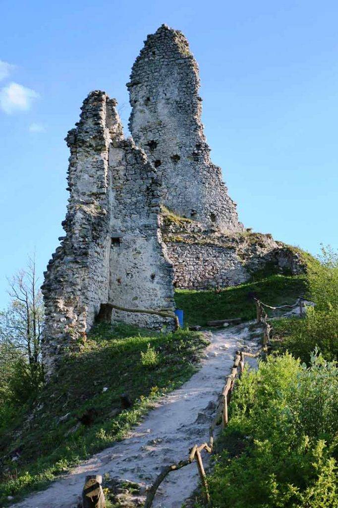 Hrad Ostrý Kameň a Korlátko, na výlet s deťmi