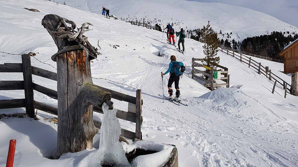 Náhľad do jednej bežnej sezóny skialpových nadšencov