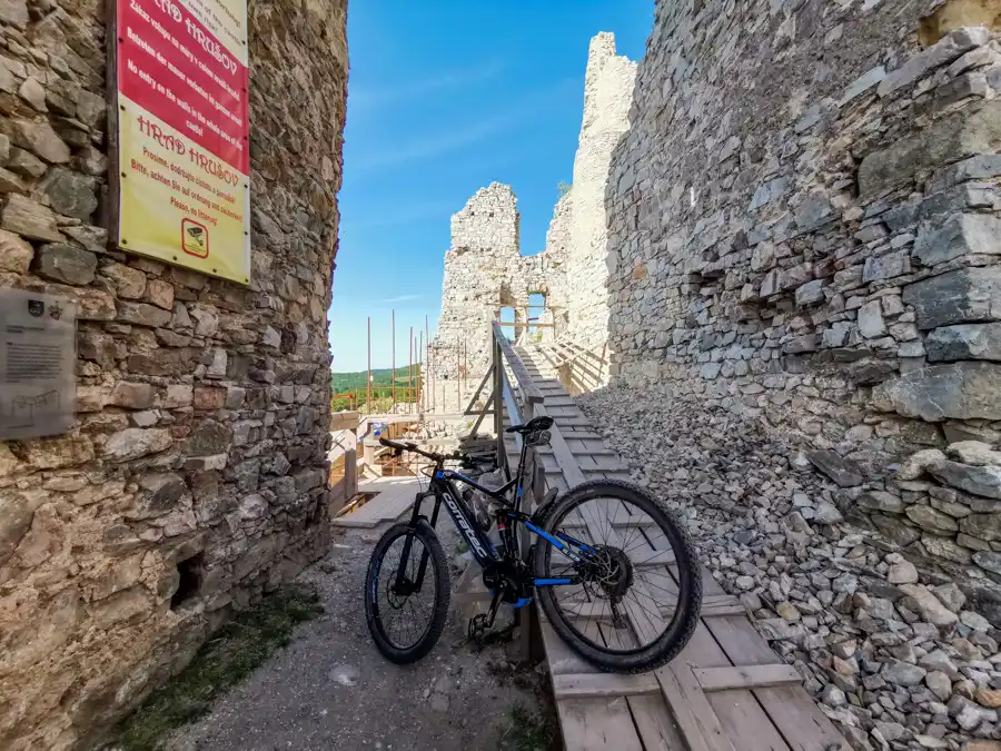 Bicyklom na Hrad Hrušov