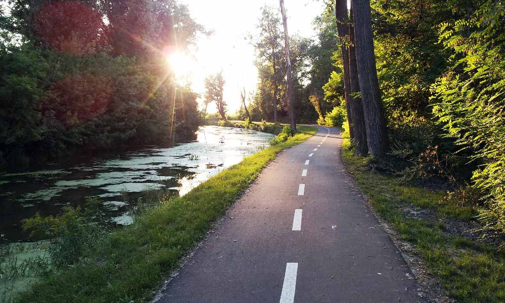 Len tak zľahka vlakom a bicyklom po okrese Seneckom