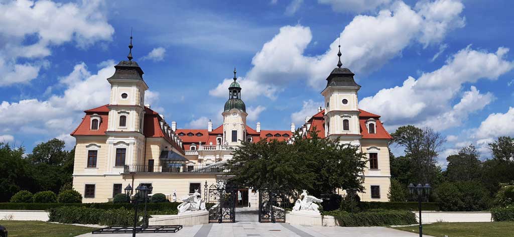 Len tak zľahka vlakom a bicyklom po okrese Seneckom