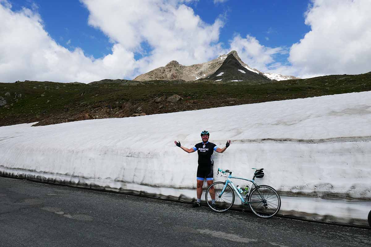 Passo di Gavia: Lombardský gigant medzi trojtisíckami a 10 najvyšší cestný priesmyk v Alpách