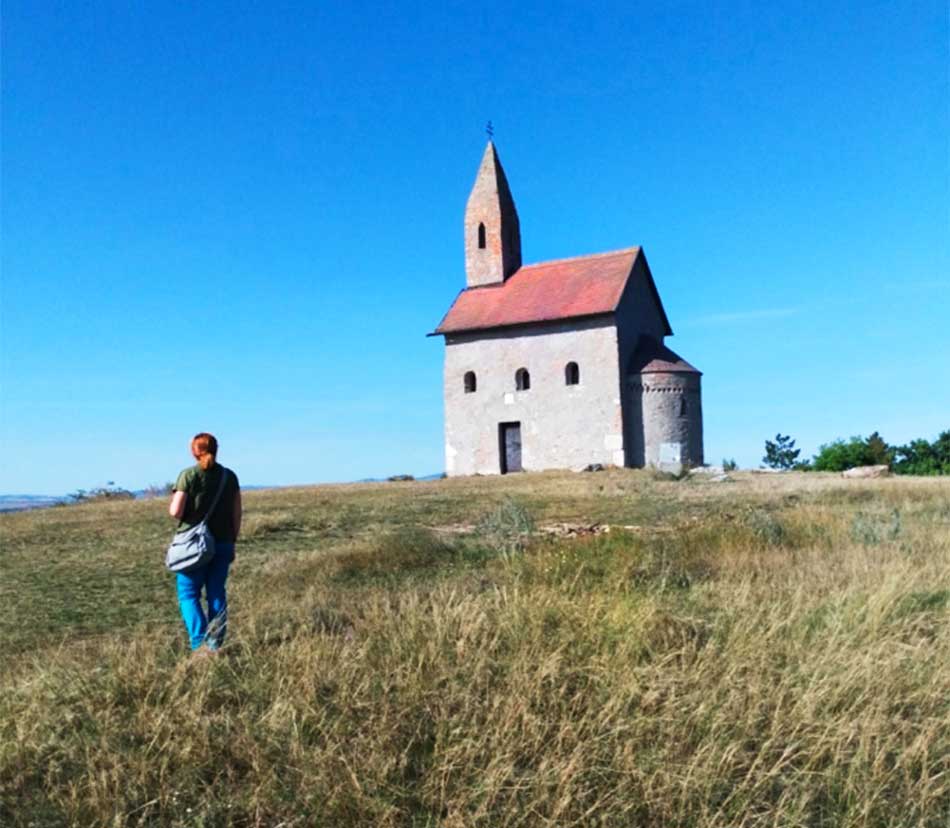 Roadtrip Slovakia: deň 4. hrad Šomoška a skalné obydlia v Brhlovciach