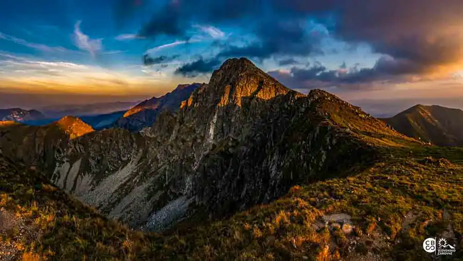 Impresívny letecký záber na Ďumbier foto CBS Slovensko z neba