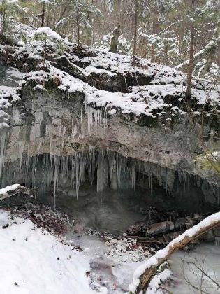Piecky ziný prechod roklinou