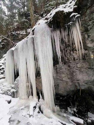 Piecky ziný prechod roklinou