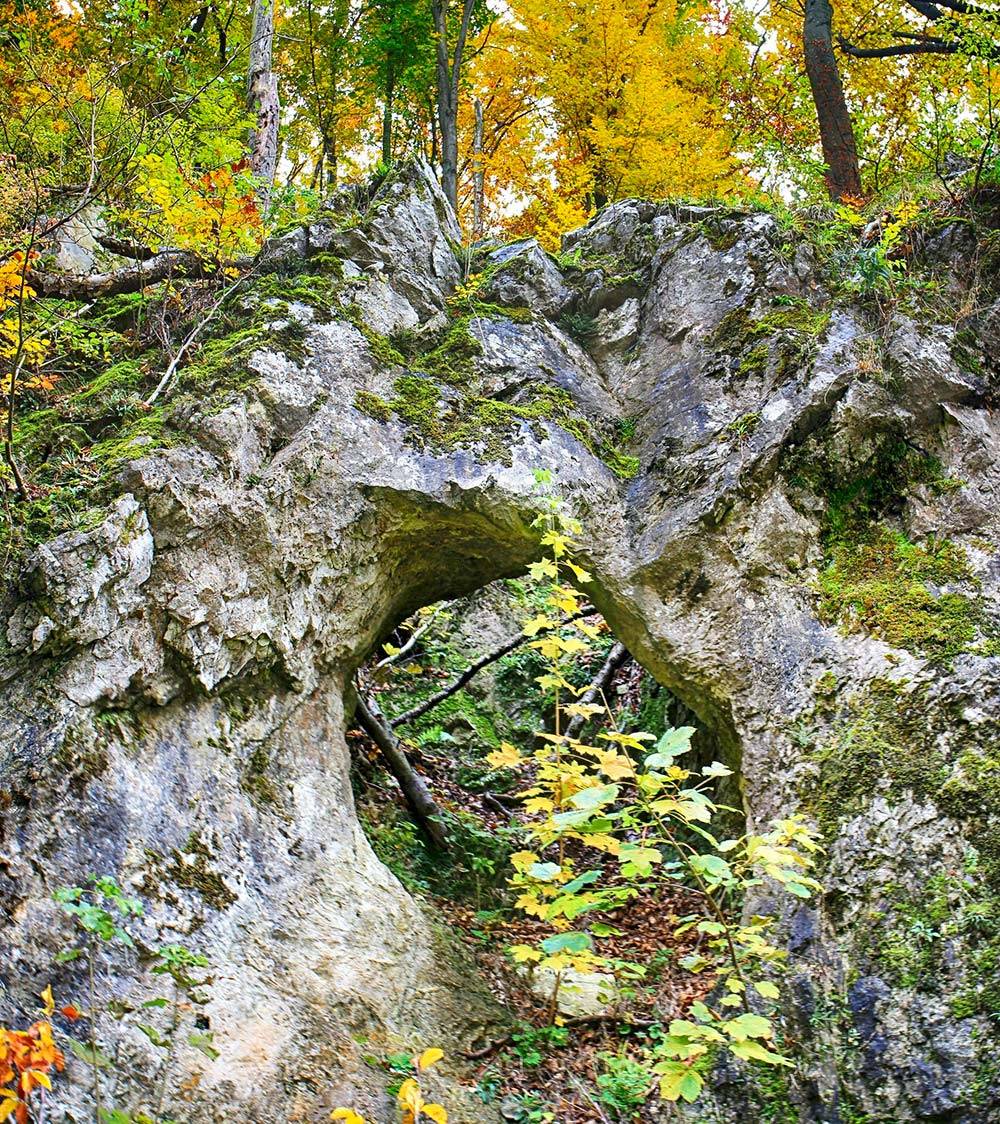 Duchonka Tesáre Kulháň turistické trasy/ cyklotrasy