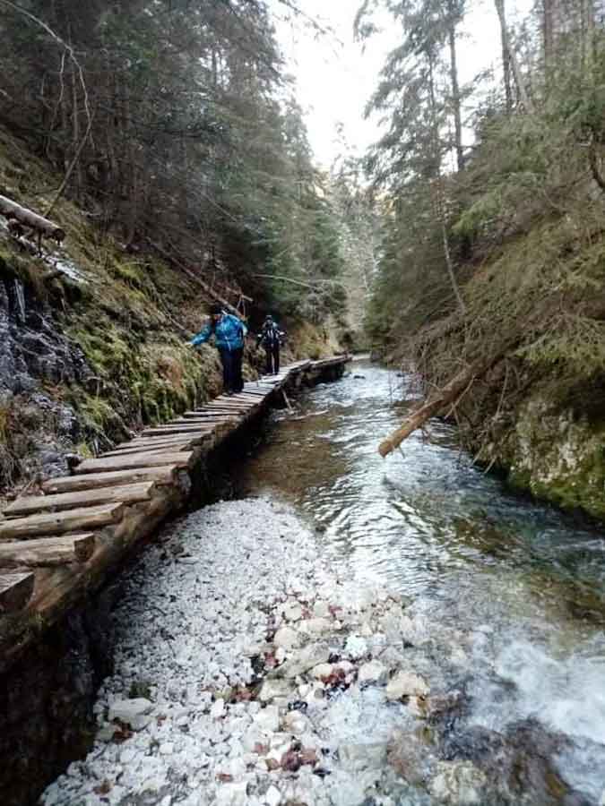 Sokolia dolina: Zimný prechod Slovenským rajom