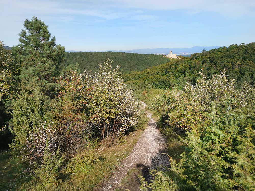 Duchonka Tesáre Kulháň turistické trasy/ cyklotrasy