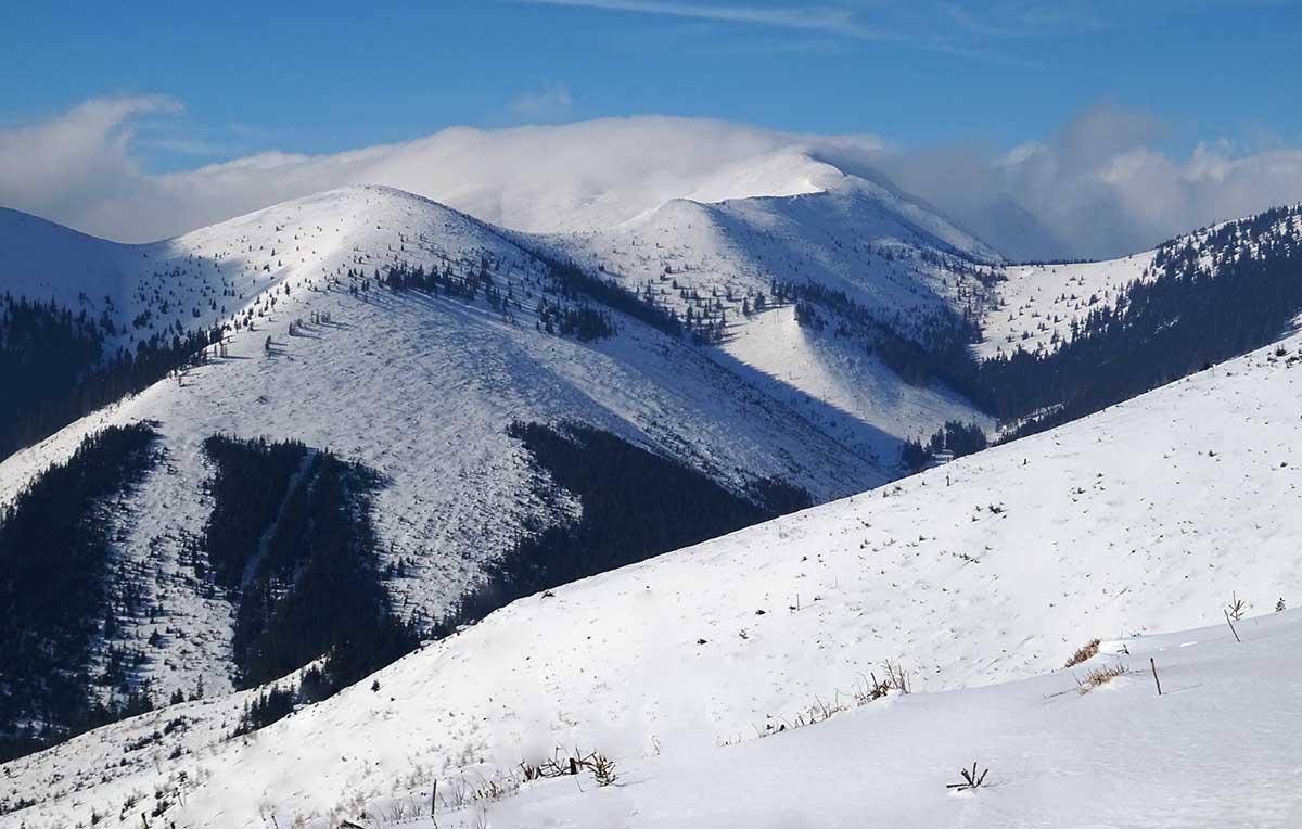 Rovná hoľa, zimná túra s nádhernými výhľadmi v Nízkych Tatrách