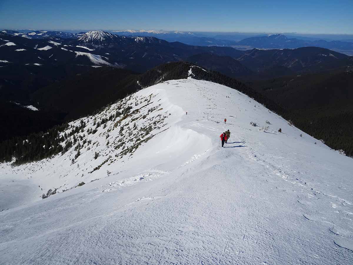 Chabenec z Magurky, zimný výstup za výhľadmi na Tatry