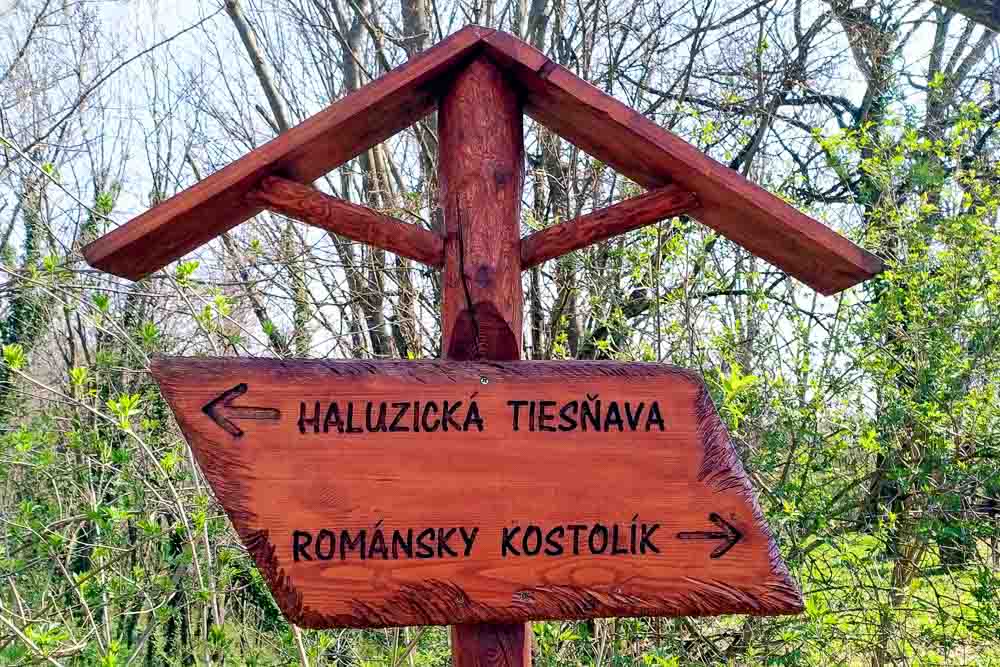 Z Haluzickej tiesňavy na Topoľčiansky hrad - celodenná Karpatsko Inovecká spoznávačka
