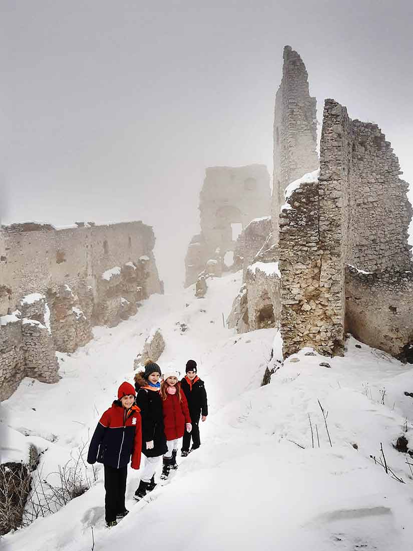 Zimný rodinný výlet na Plavecký hrad