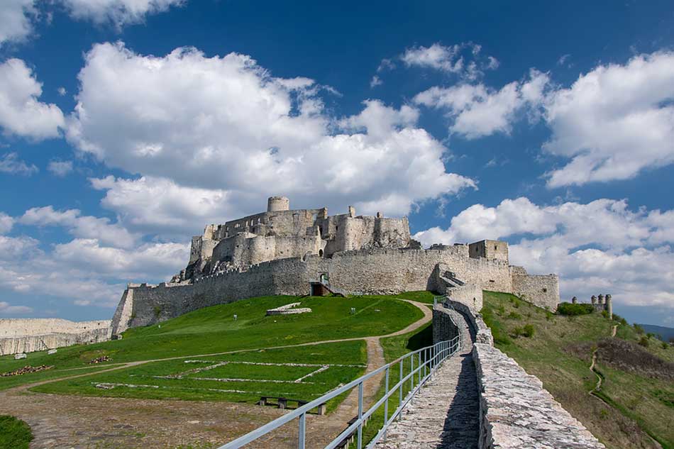 Spišský hrad ochoz po opevnení