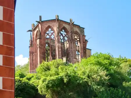 bacharach nedostavaná katedrála