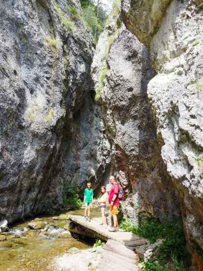 Prosiecka a Kvačianska dolina, rodinný výšľap cez Oblazy
