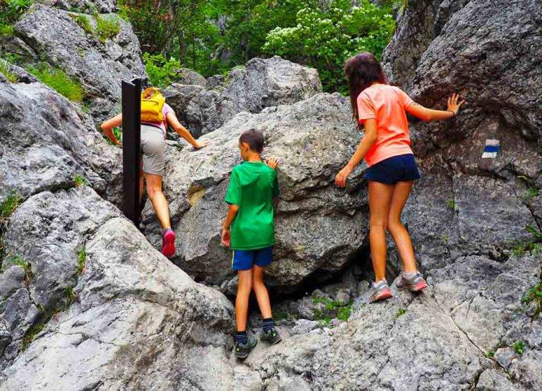 Prosiecka a Kvačianska dolina, rodinný výšľap cez Oblazy