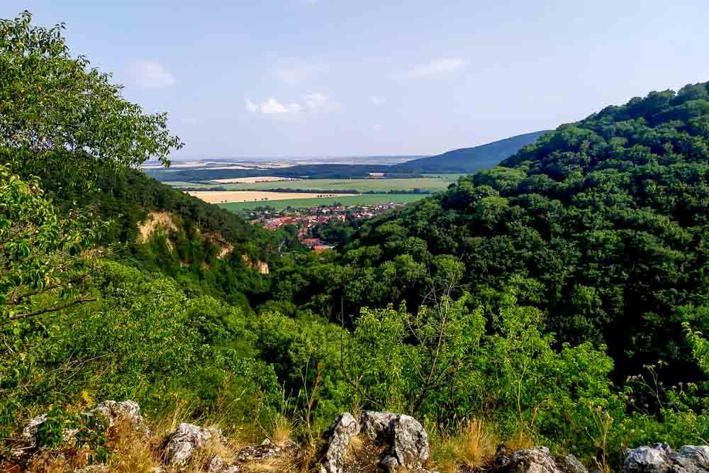 Malokarpatské potulky okolo Smoleníc 2: Driny, Hlbočianska dolina a vodopád a praveké opevnenie Molpír