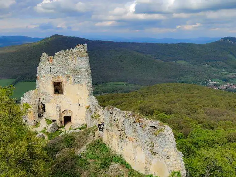 MTB po hradoch okolo pohoria Tríbec