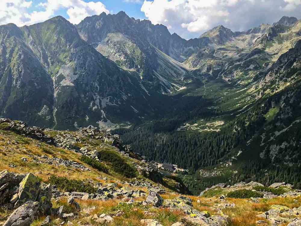 Ostrva nenáročná vysokotatranská rodinná túra zo Štrbského plesa