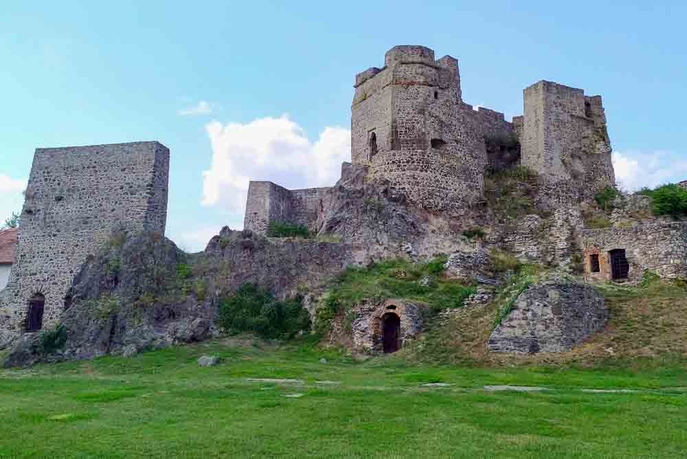 Potulky okolo Levického hradu, Hontianskych Tesárov a Tesárskej rokliny