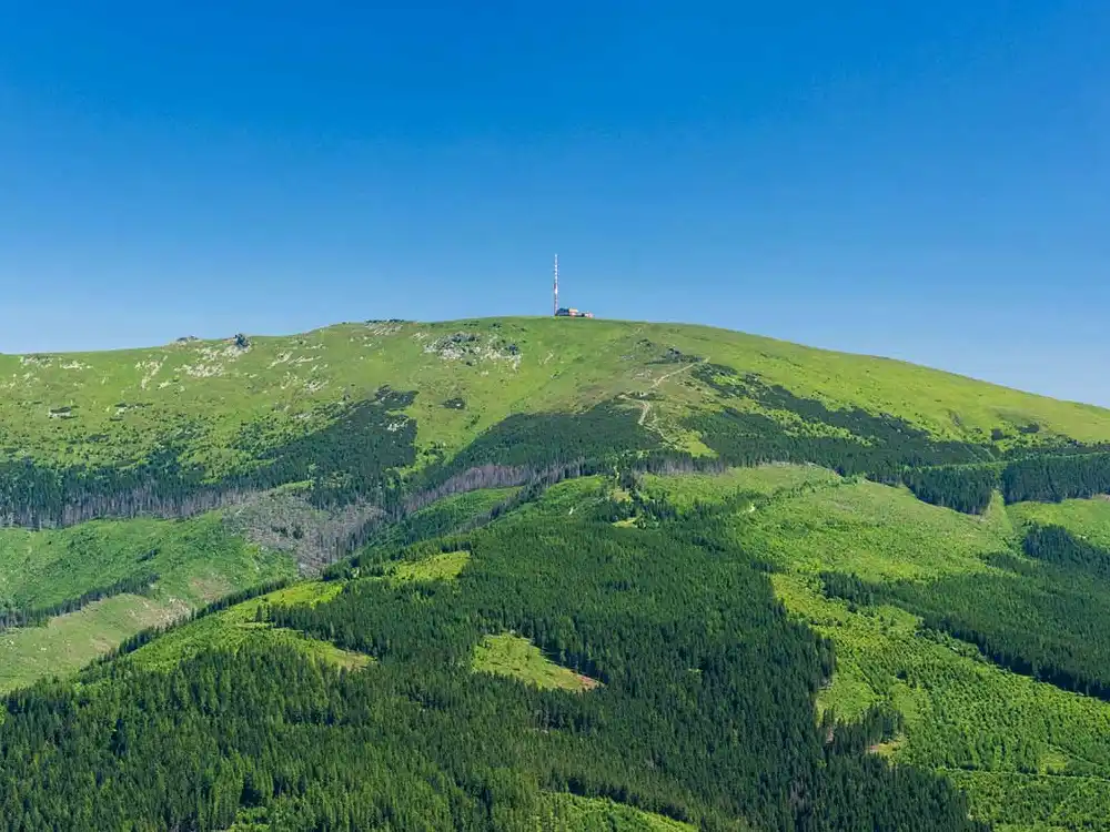 Letecký pohľad na Kráľovu Hoľu (CBS)