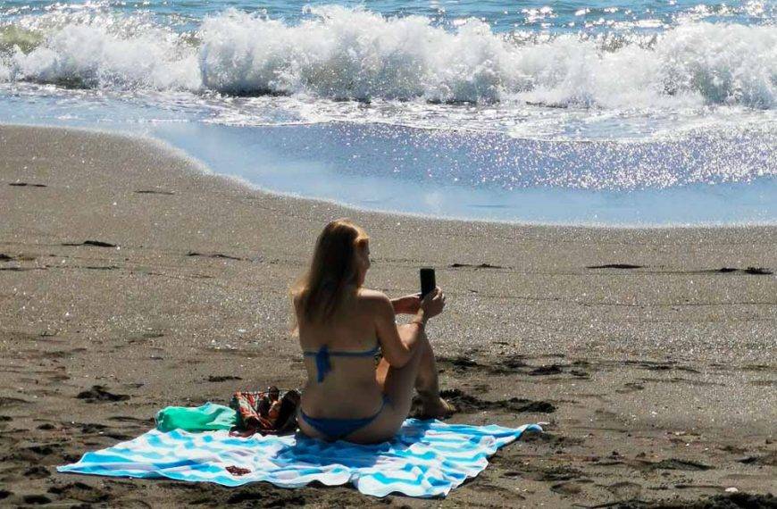 Ťažký plážový život instagram influencerky
