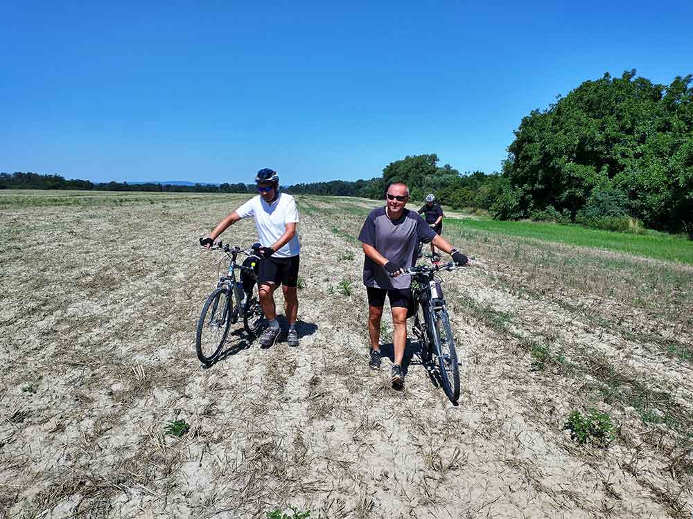 Vo štvorici na bicykli pri Dunaji alebo Tour de Malý Dunaj