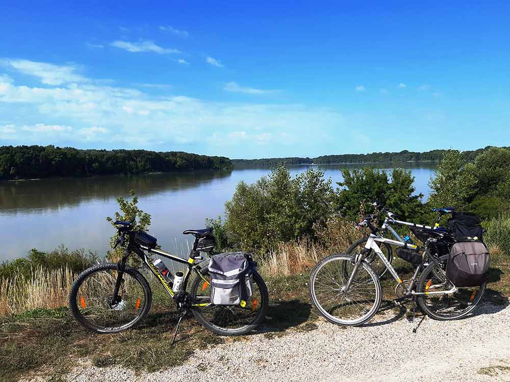 Vo štvorici na bicykli pri Dunaji alebo Tour de Malý Dunaj