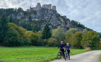 Cyklovýlet na hrady Strečno a Starhrad