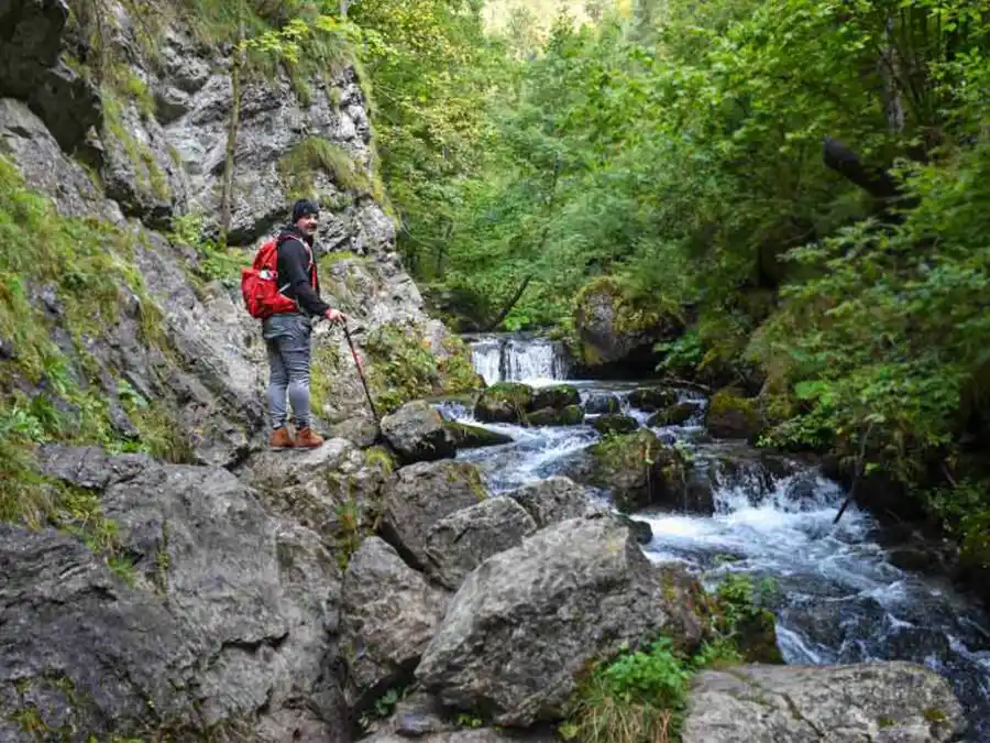 Prechod Prosieckou a Kvačianskou dolinou