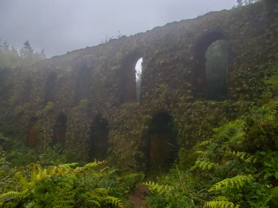 Aquadukt Muro das Nove Janelas spájajúci Sete Citades a Ponta Delgada