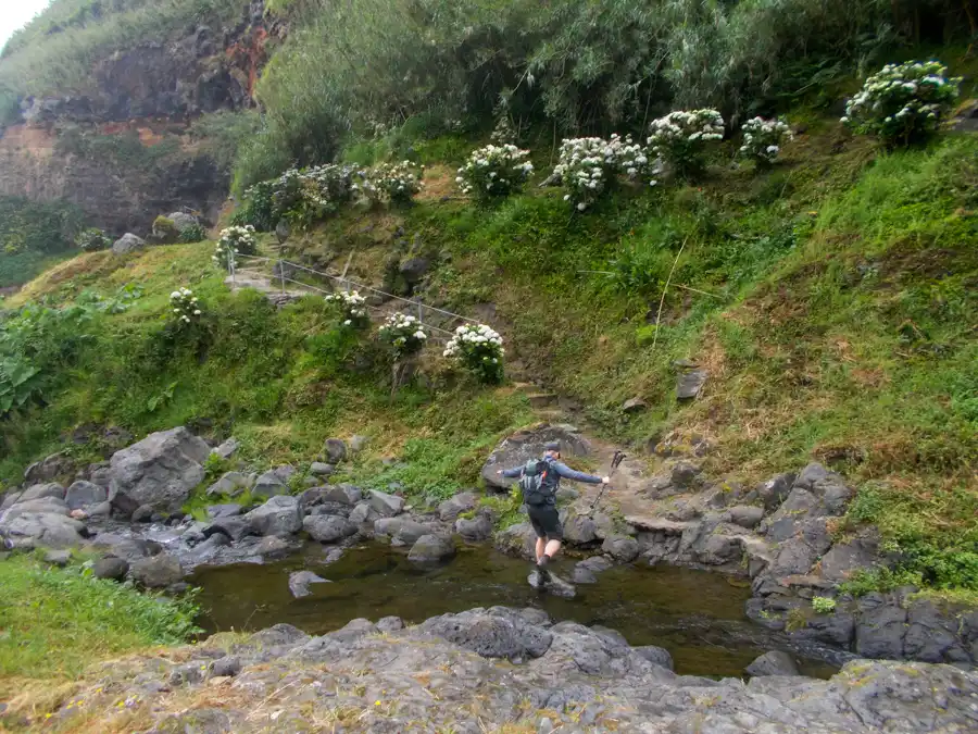 Poco Azul trail na druhé jazierko