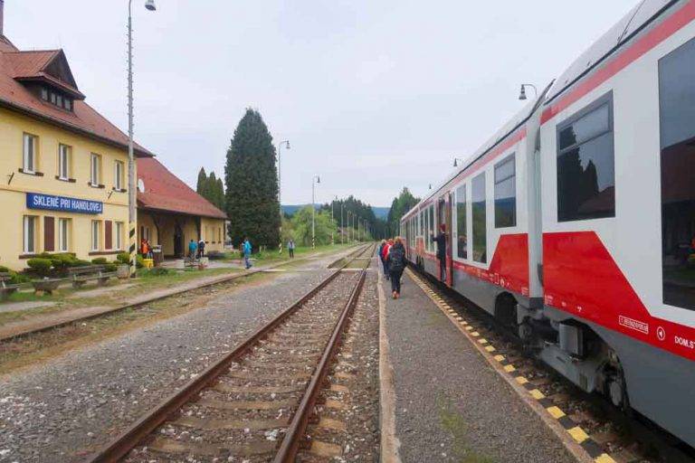 Ideme vlakom na Rematu, Bralovu Skalu a Šíp