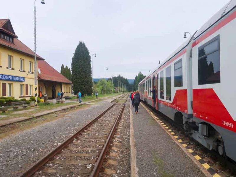Ideme vlakom na Rematu, Bralovu Skalu a Šíp