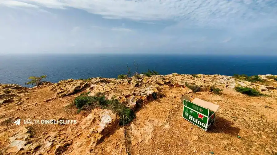 Roztopašný príbeh Heinekena nad Maltskými útesmi Dingli