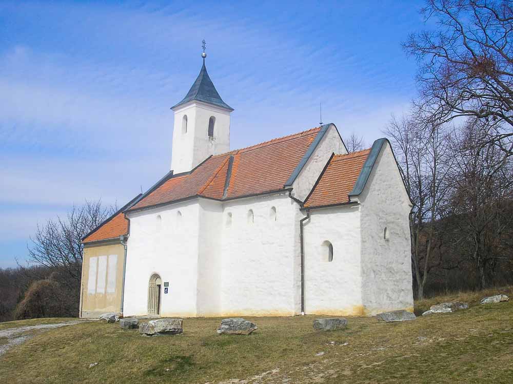Na Gýmeš a Studený hrad kostol sv. Juraja