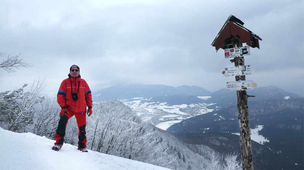 Šíp turistické trasy cyklotrasy Veľký Fatra