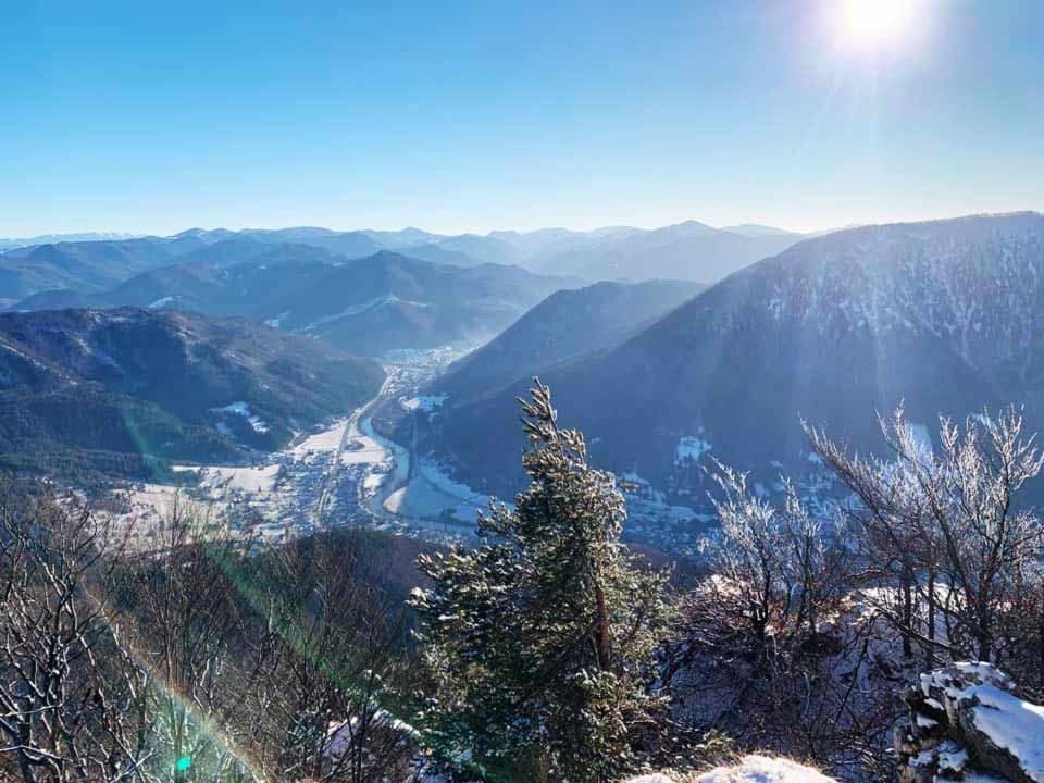 Šíp turistické trasy cyklotrasy Veľký Fatra